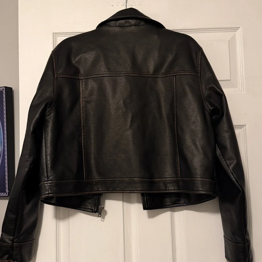 Disturbia | Ermania Crop Faux Leather Jacket - Picture 8 of 9